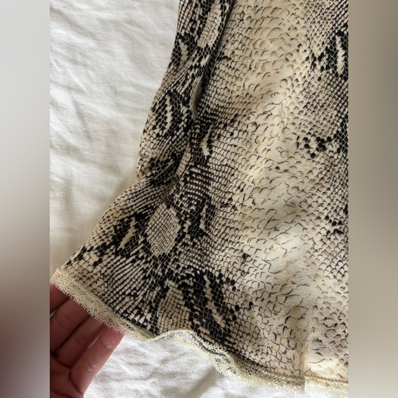 NWT Lovestitch Snake Print Lace Trim Cami Adjustable Spaghetti strap Top - Picture 3 of 5